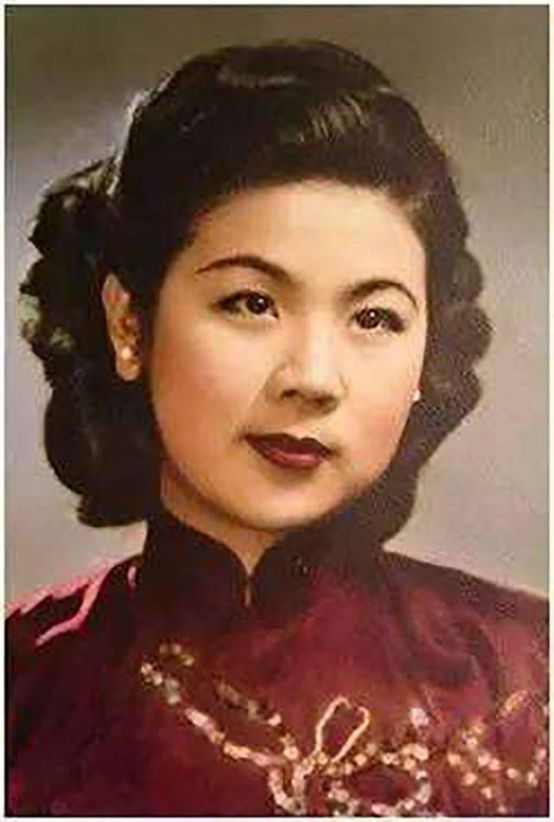 天博官网席与时：下嫁破产少爷蜗居5年当家庭主妇相守生赢家(图4)